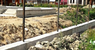 Фундамент под забор заказать в Карабулаке - заливка фундамента для забора | от 1558 за п.м.