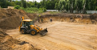 Разработка котлована Карабулак стоимость за от 572 руб. м3 - заказать работы по копке и рытью котлованов | траншей